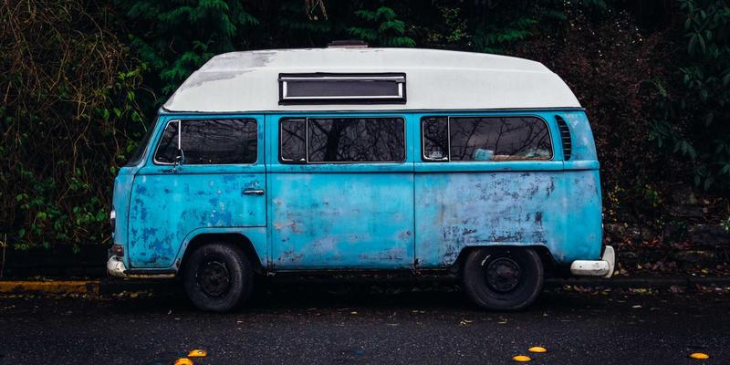 前端开发与开源软件如何驱动数字分享：揭秘时间敏感网络（TSN）在工业互联网与自动驾驶中的关键作用