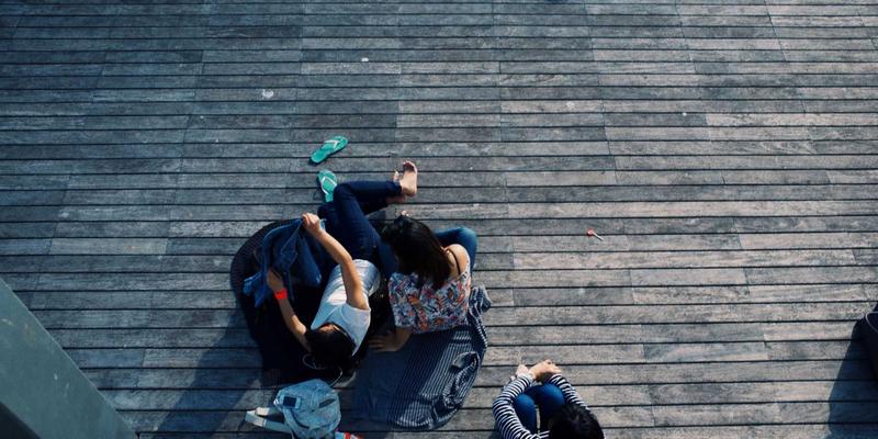 蒸汽波美学与开源软件：一场重塑前端开发的数字文艺复兴