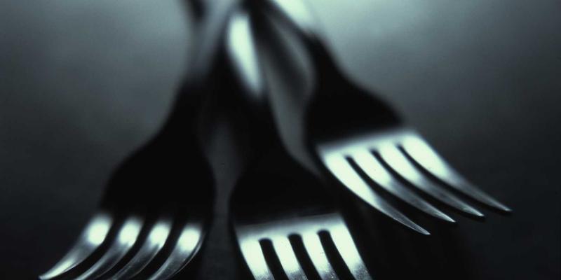 蒸汽波美学与网络技术的碰撞：边缘计算架构的低延迟设计实战教程